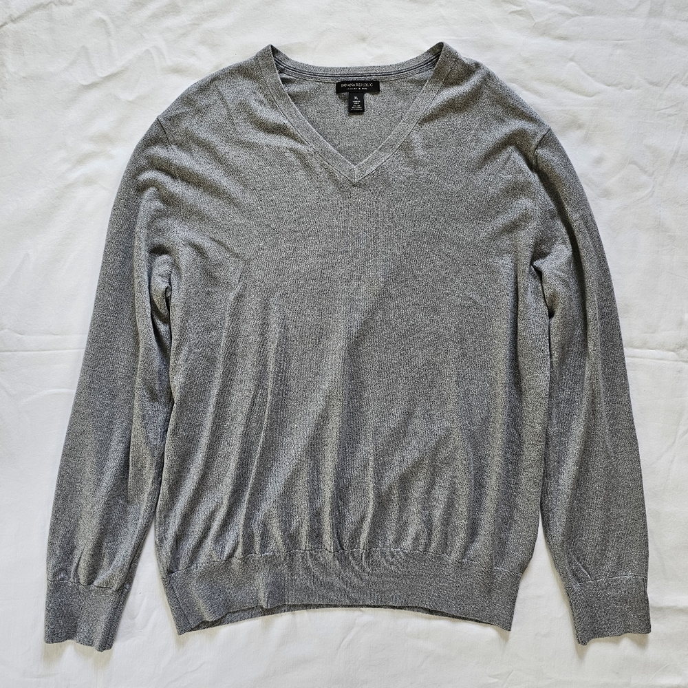 Banana Republic Luxury Silk Blend Preppy Minimalist Office Soft V-neck Sweater - Picture 1 of 5